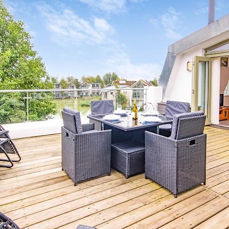 Crow'S Nest Penthouse Apartment With Free Spa Access Somerford Keynes Extérieur photo