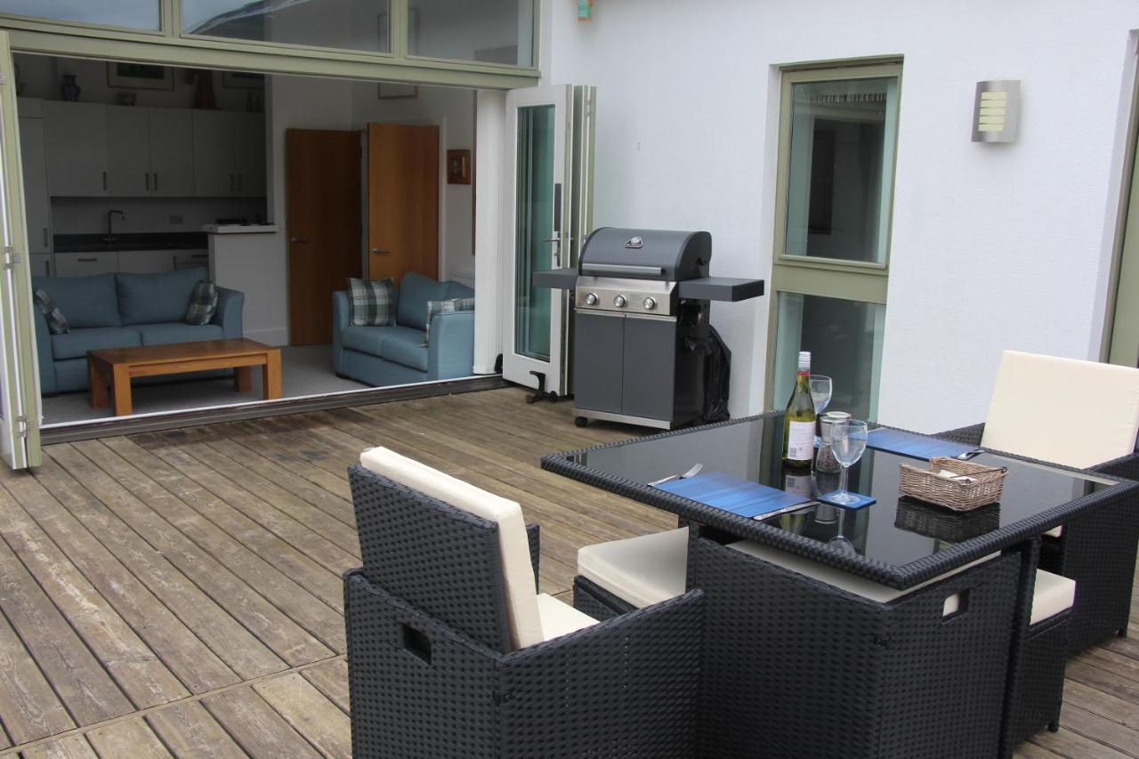 Crow'S Nest Penthouse Apartment With Free Spa Access Somerford Keynes Extérieur photo