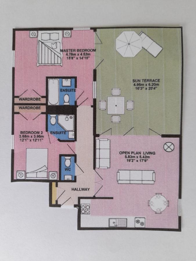 Crow'S Nest Penthouse Apartment With Free Spa Access Somerford Keynes Extérieur photo